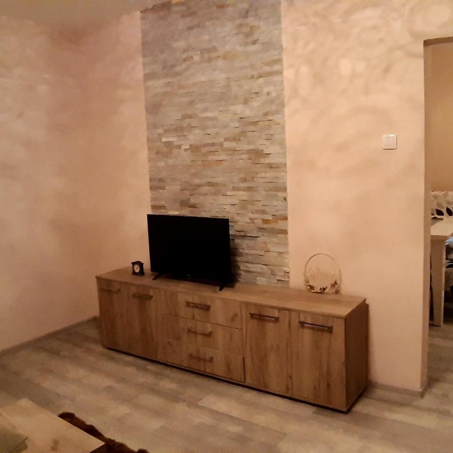 Lux Apartman Čačak Kültér fotó
